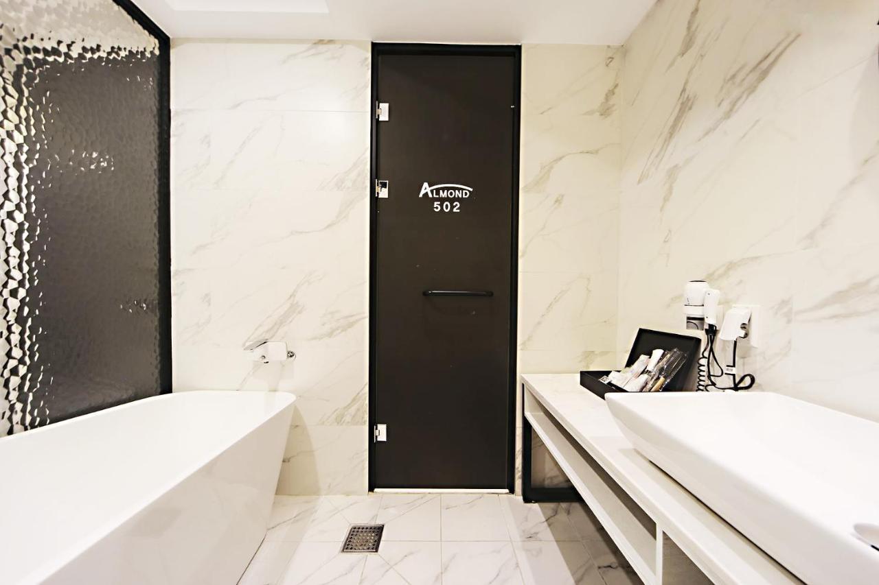Masan Almond Hotel Changwon Exterior foto