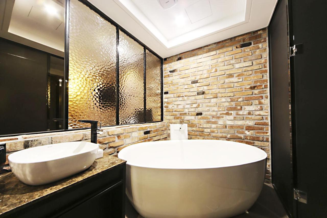 Masan Almond Hotel Changwon Exterior foto